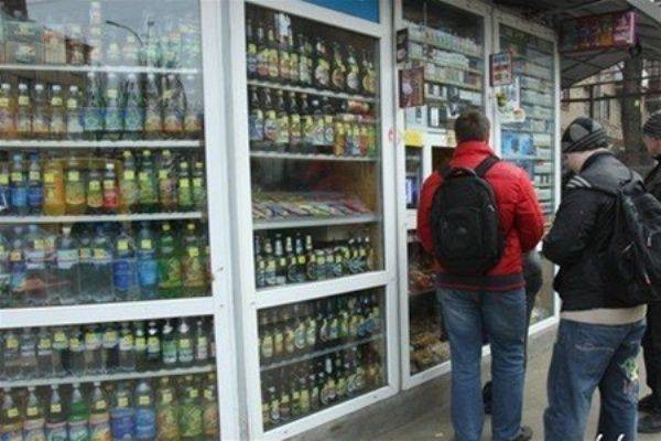 Минпромторг предложил продавать алкоголь в 10 метрах от школ