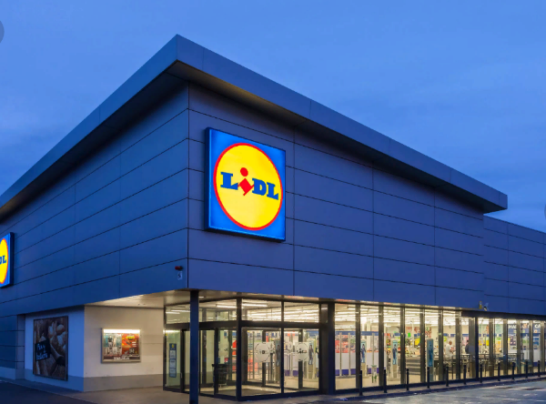 Из-за забастовки закрылось более сотни магазинов Lidl Из-за забастовки закрылось более сотни магазинов Lidl