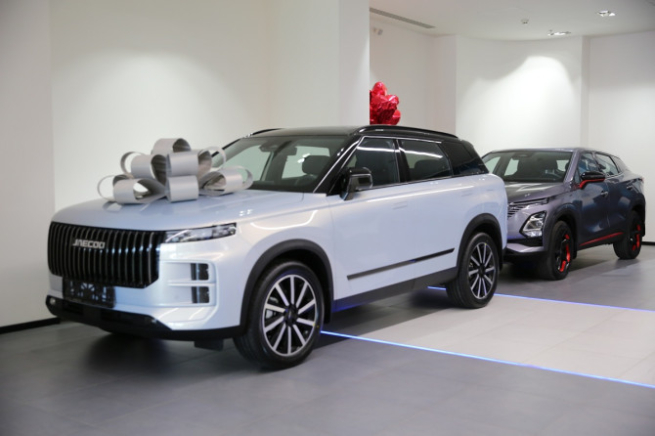 В РФ зафиксирован рекорд недельных продаж новых легковых автомобилей