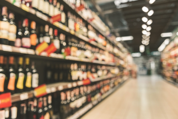 Минпромторг предложил смягчить законодательство в сфере розничной продажи алкоголя
