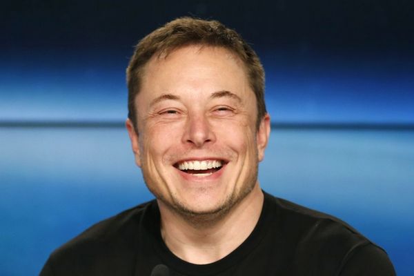 Акции Tesla рухнули после шутки Маска о «банкротстве» компании
