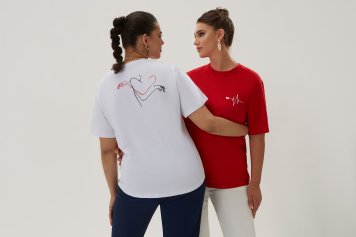 Бренд женской одежды Mono-Stil выпустил специальный дроп совместно с «Красным крестом»