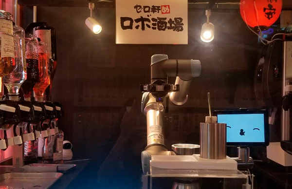 Улыбчивого робота-бармена тестируют в Японии