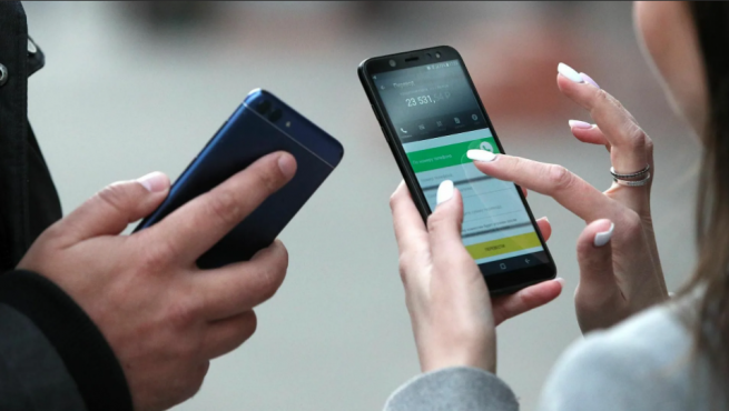 В СБП тестируют прием платежей касанием к смартфону продавца