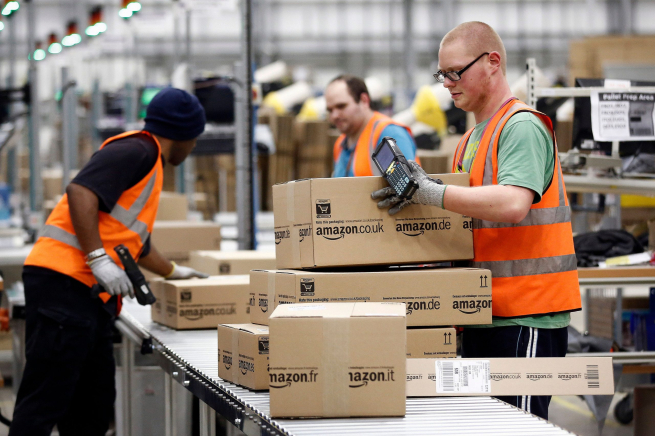 Amazon снизит зарплату сотрудникам Amazon снизит зарплату сотрудникам