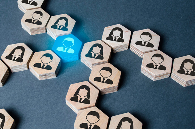 Как выбрать подрядчика по аутсорсингу персонала: чек-лист, чтобы не остаться с чужими долгами и простоем