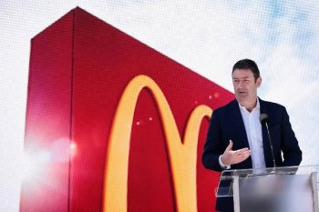 Бывший гендиректор McDonald’s вернет компании более 100 млн долларов отступных