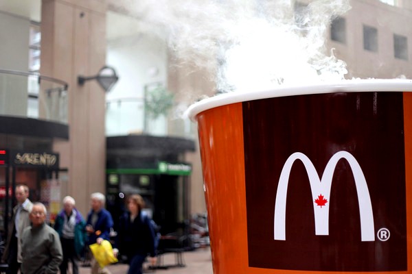 McDonald’s расскажет новости на кофейных стаканчиках