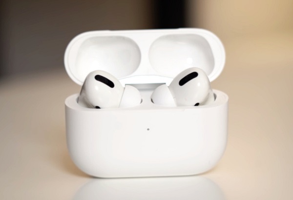 Подделка под AirPods Pro в 2023 году стала лидером продаж среди наушников Подделка под AirPods Pro в 2023 году стала лидером продаж среди наушников