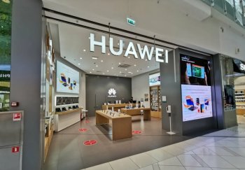 Магазины Huawei в РФ не продают даже выставленные в витринах смартфоны и ноутбуки