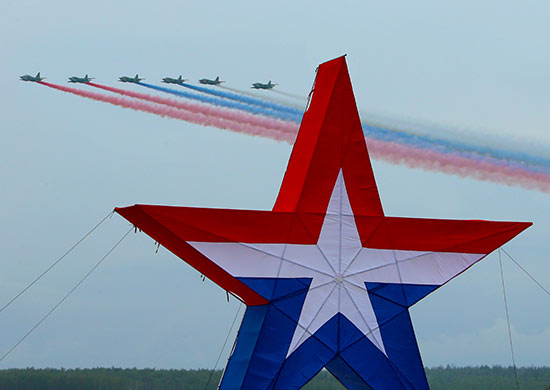 Новый символ армии РФ копирует эмблему Mall of America