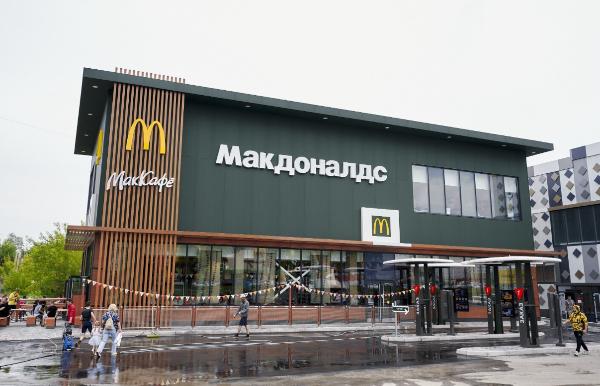«Макдоналдс» продаст российский бизнес действующему лицензиату Александру Говору