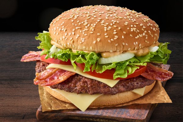 McDonald's в Великобритании изменил состав бургеров из-за дефицита помидоров