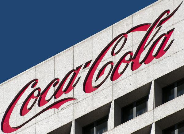 Coca-Cola планирует сократить больше 2 тысяч сотрудников по всему миру