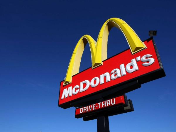 Чистая прибыль Макдоналдс снизилась на 44% в первом полугодии