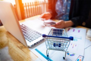 Итоги 1 квартала 2025 в e-commerce: как изменились средний чек, доля предоплаты, сроки доставки и выкуп