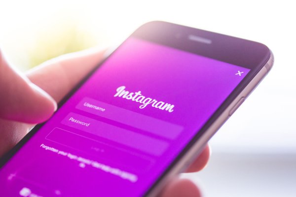 Пользователи Instagram теперь смогут делать покупки сразу в приложении