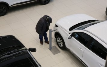 Продажи новых легковых автомобилей вернулись к положительной динамике