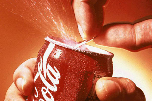 Праздник к нам приходит: 129 лет Coca-Cola