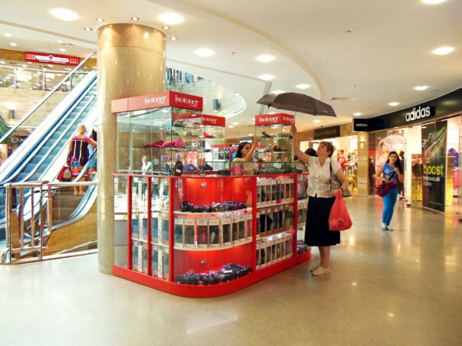 В Москве открылся второй «островной» магазин Isotoner