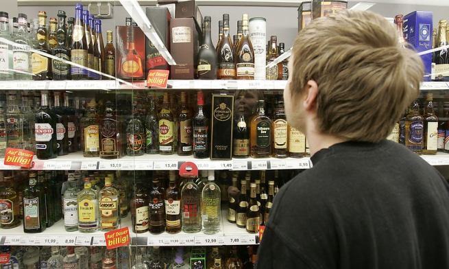Ритейлеры хотят разделить ответственность за продажу алкоголя подросткам