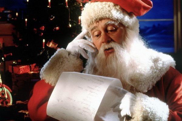 В отделениях «Почты России» начали принимать письма к Деду Морозу