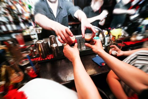 Производители алкоголя попросили снять законопроект об отмене дисконтов на спиртное