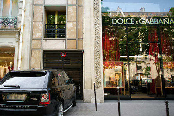 Рейтинги Dolce & Gabbana в Китае упали до исторического минимума после скандала