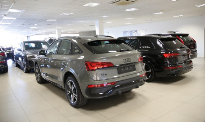 Продажи автомобилей класса «премиум» в августе упали на 18%