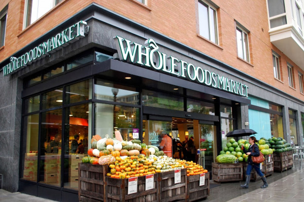 Amazon заплатит за Whole Foods $13,7 млрд