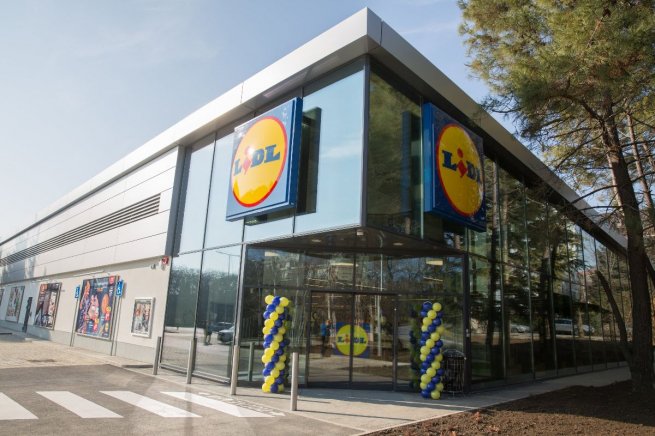 Lidl открыл первый магазин на станции техобслуживания