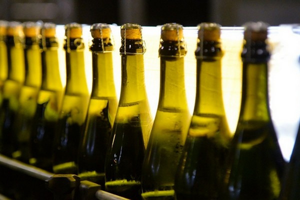 ФАС заинтересовала информация о росте цен на шампанское