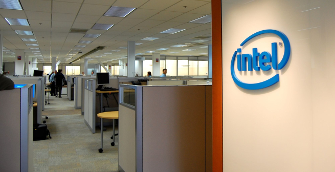 Компания Intel сократит тысячи рабочих мест