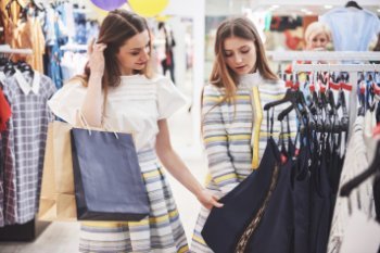 Familia: россияне ежегодно тратят на одежду более 54 тыс. рублей Familia: россияне ежегодно тратят на одежду более 54 тыс. рублей