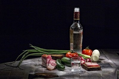Продажи легальной водки упали на 20% Продажи легальной водки упали на 20%