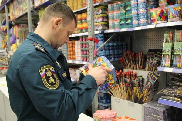 Магазины пиротехники начали проверять в Москве в преддверии праздников 