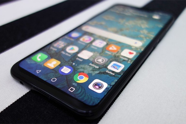 Huawei выпустила Mate 20 Pro за 140 тысяч рублей