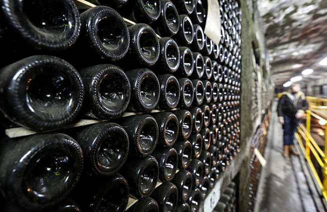 Французские виноделы начнут делать из вина антисептический гель для рук