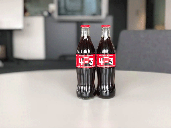 Coca Cola выпустила бутылки в честь победы сборной России над Испанией