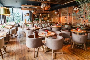 Рестораны за год подняли цены на 10–15%