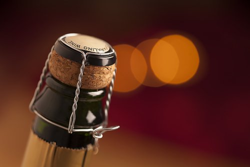 В России ввели минимальную цену на игристые вина
