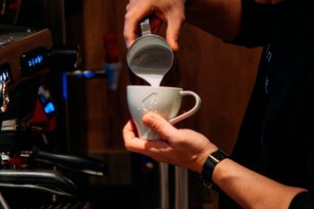 Органический капучино: как коллаборация «ЭкоНивы» и Julius Meinl помогает бизнесу завоевать доверие осознанного потребителя?