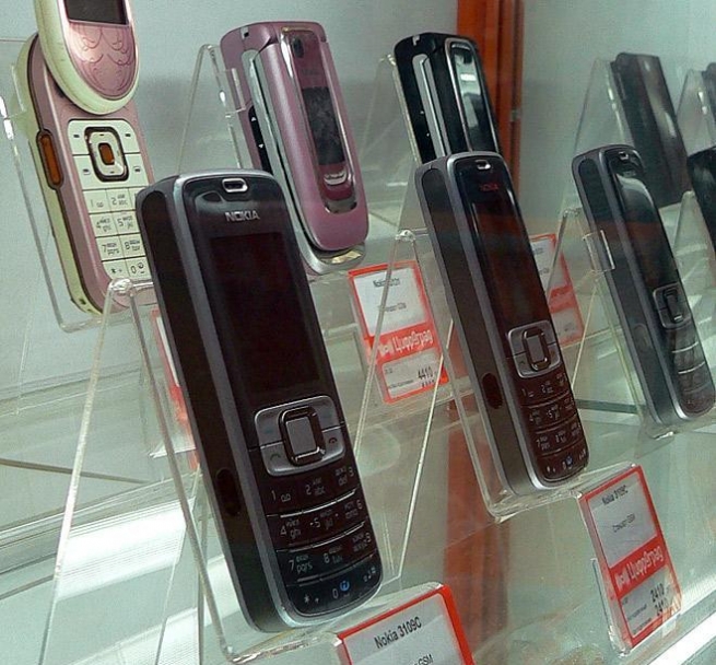 Продажи телефонов на российском рынке падают