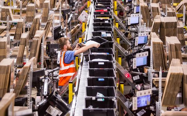 Amazon наймёт более 50 тысяч сотрудников в ближайшие месяцы Amazon наймёт более 50 тысяч сотрудников в ближайшие месяцы