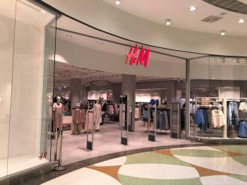 H&M внес предоплату за аренду торговых площадей почти на год