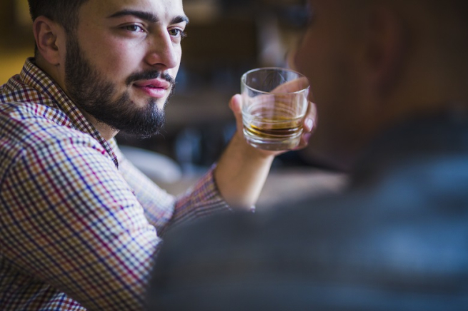 Законопроект о праве регионов запрещать «наливайки» принят в первом чтении