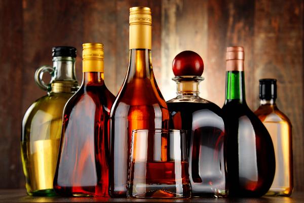 Стало известно, как изменились цены на алкоголь в известных торговых сетях