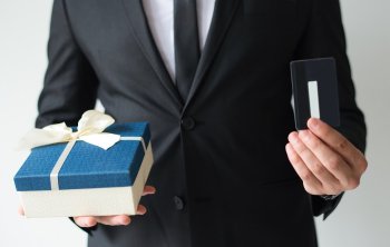 Самые мужские подарки к 23 февраля - исследование
