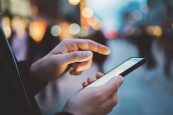 Пользователи провели в 2021 году рекордные 3,8 трлн часов в мобильных приложениях