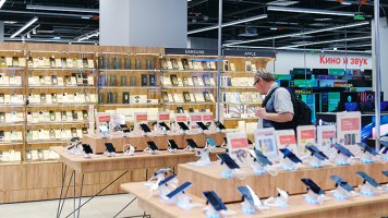 Лидерство на рынке смартфонов перешло от Apple к Samsung | New Retail